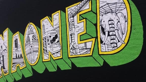 Logo Naoned sérigraphié sur un t-shirt personnalisé, avec l'éléphant nantais intégrés dans le lettrage