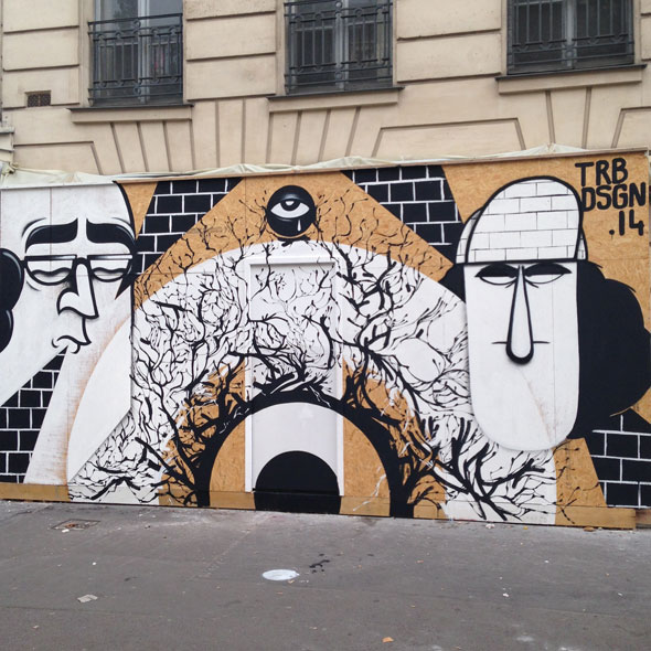 Art mural urbain designé par Onde One avec des visages abstraits et des motifs d'arbre