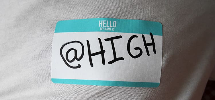 stickers textile Hello My Name Is collé sur un t-shirt